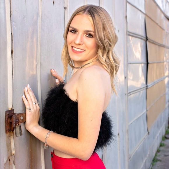 Meet your Posher, Cheyene - Picture 1 of 1